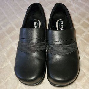 Klogs size 7.0 M black leather.
